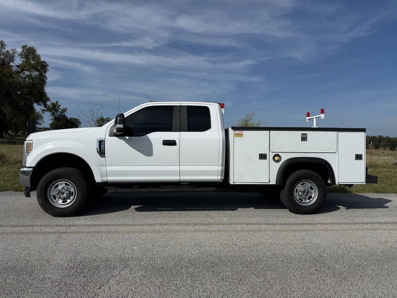 Used 2018 Ford F250 XL w/ Power Equipment Group AWD/4WD image 2