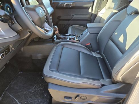 New 2025 Ford Bronco Outer Banks image 9