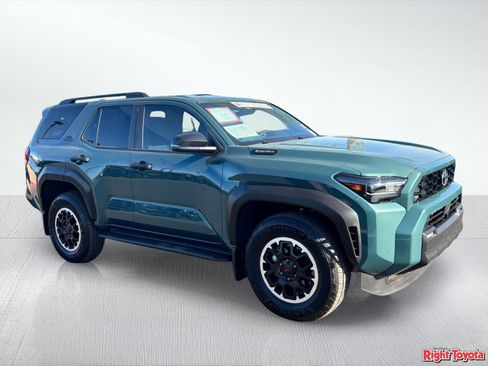 Certified 2025 Toyota 4Runner TRD Off-Road AWD/4WD image 9