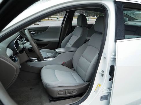 Used 2021 Chevrolet Malibu LT image 8