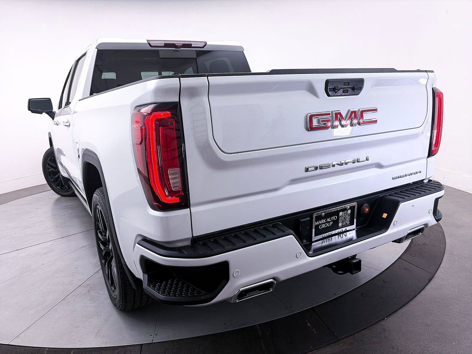 Used 2023 GMC Sierra 1500 Denali AWD/4WD image 12
