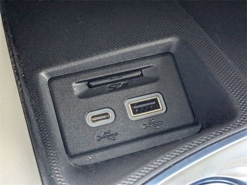 Used 2022 Buick Enclave Essence w/ Experience Buick Package image 23