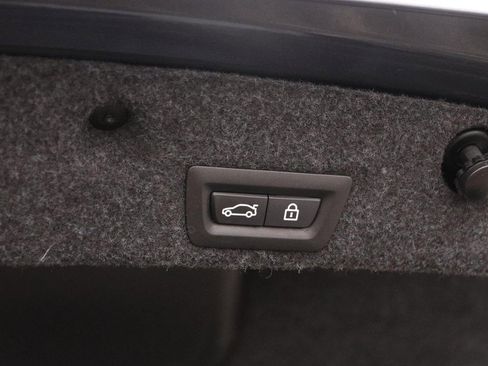 Used 2016 BMW 550i xDrive Sedan AWD/4WD image 8