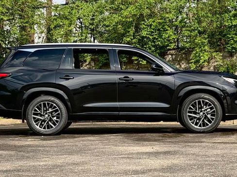 New 2026 Lexus TX 350 AWD image 2