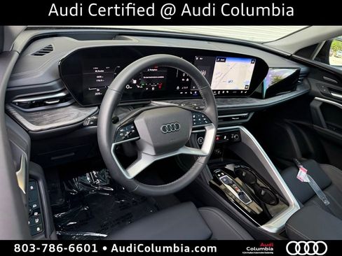 Used 2025 Audi Q5 Premium Plus w/ Premium Plus AWD/4WD image 3