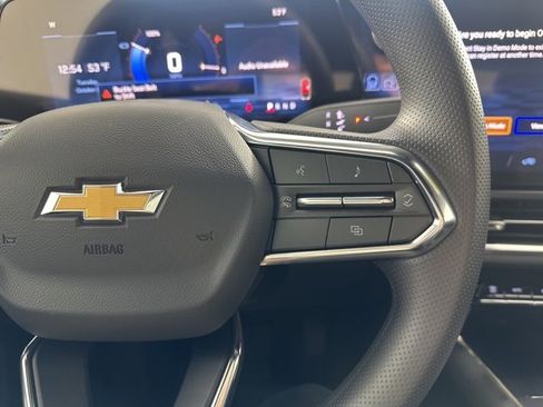 New 2026 Chevrolet Equinox EV LT image 18