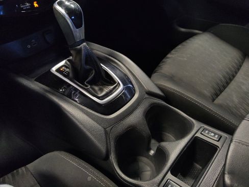Used 2019 Nissan Rogue SV AWD/4WD image 26