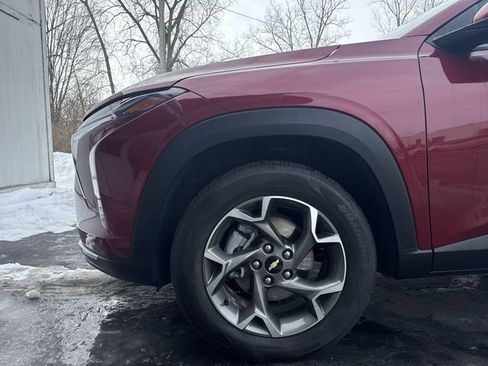 Certified 2025 Chevrolet Trax LT w/ LT Convenience Package image 34