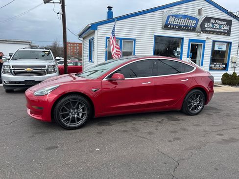 Used 2018 Tesla Model 3 Mid Range image 3