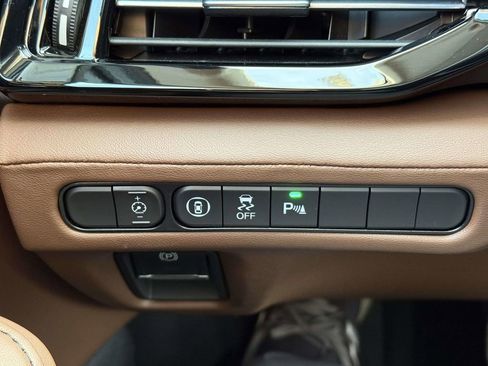 Used 2025 Acura MDX w/Technology Package image 23