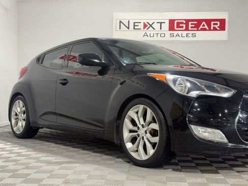 Used 2012 Hyundai Veloster w/ Style Pkg FWD image 2