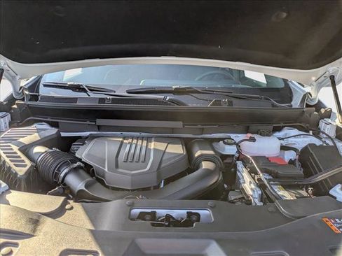 New 2025 Chevrolet Traverse LT image 18