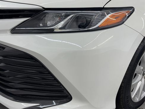 Used 2018 Toyota Camry LE FWD image 33