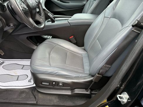 Used 2019 Buick Enclave Premium w/ Experience Buick Package image 40