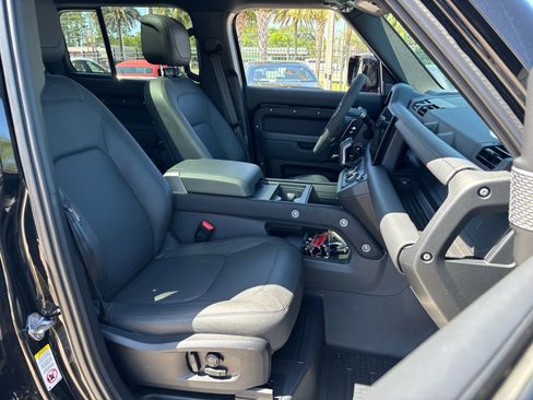 Used 2024 Land Rover Defender 110 V8 image 23