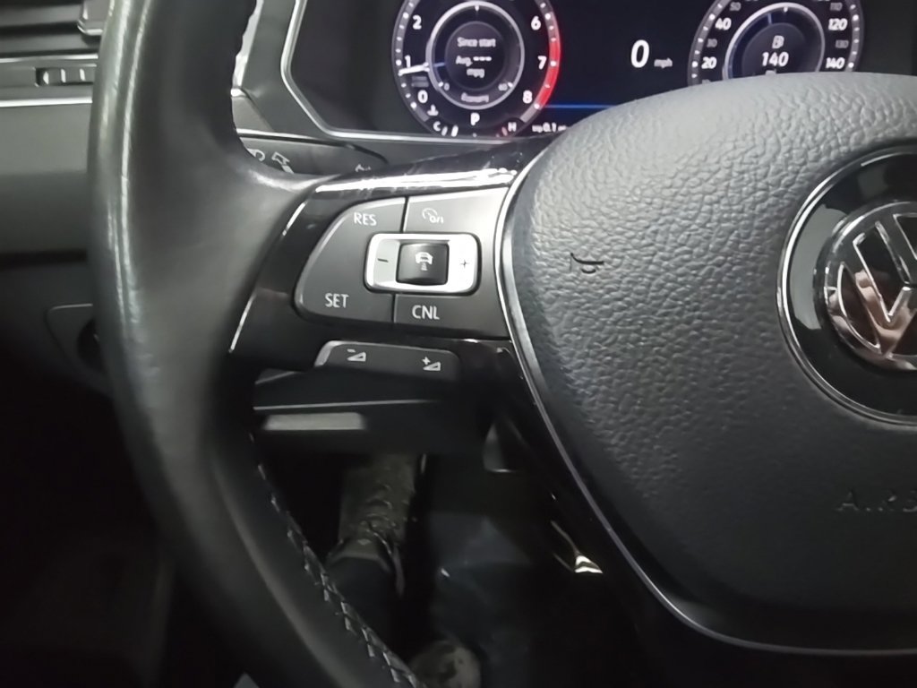 Used 2018 Volkswagen Tiguan SEL Premium AWD/4WD image 20