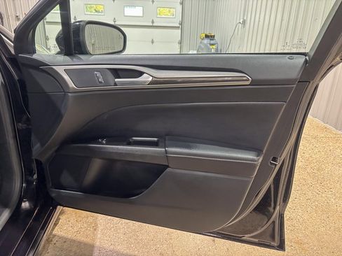 Used 2019 Ford Fusion SEL image 26