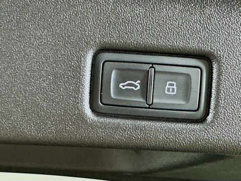 Used 2025 Audi Q5 Premium Plus w/ Premium Plus AWD/4WD image 39