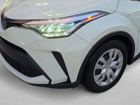 Used 2020 Toyota C-HR LE FWD image 9