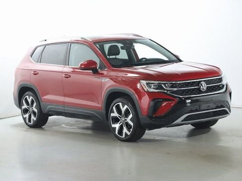 Used 2023 Volkswagen Taos SEL image 9