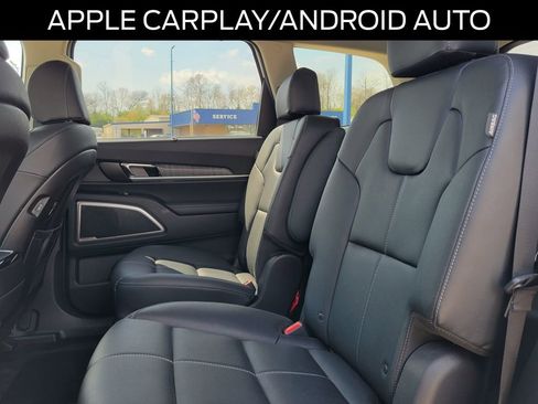 Used 2024 Kia Telluride EX w/ EX Captain's Chair Package AWD/4WD image 12