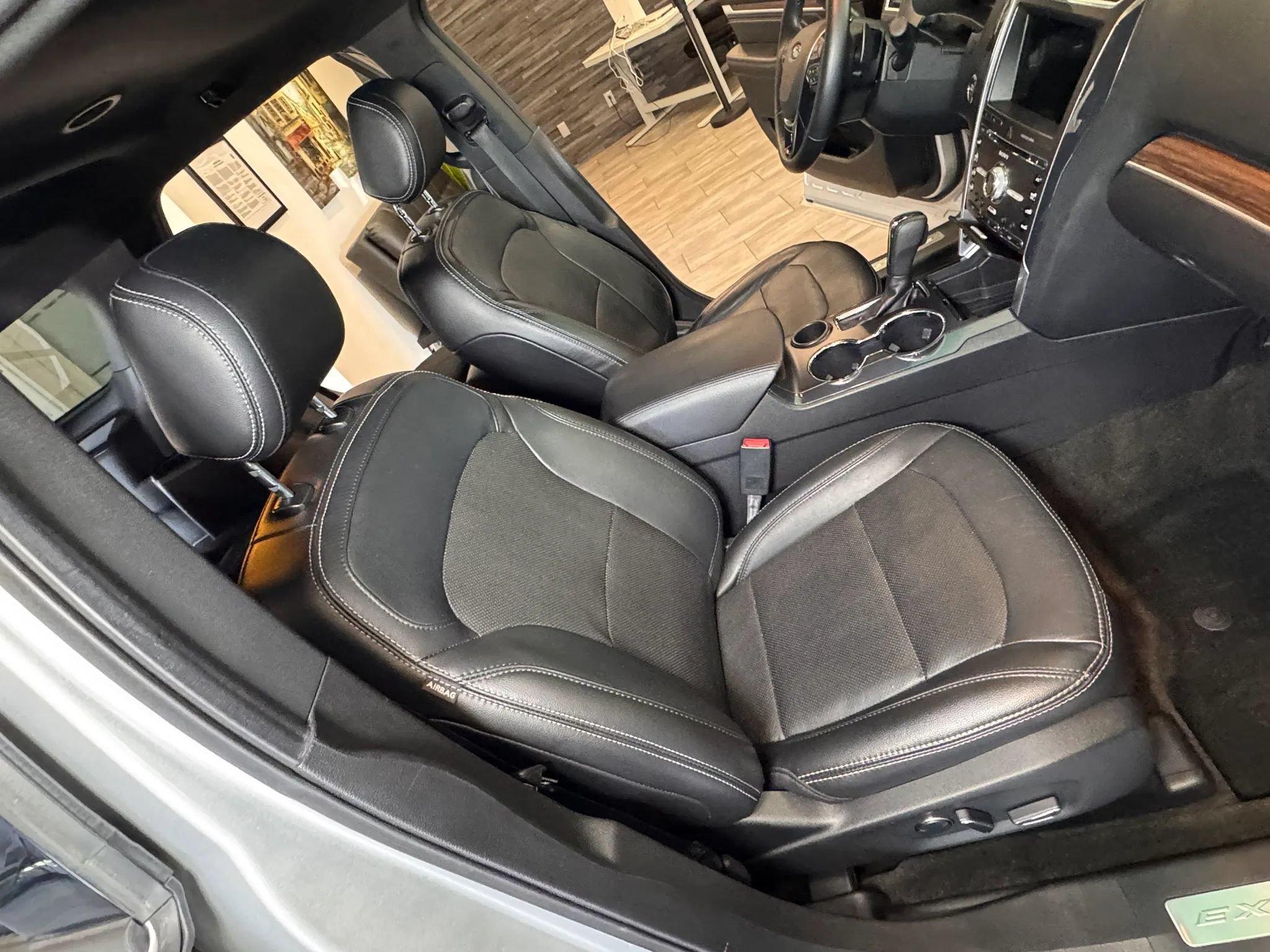 Used 2017 Ford Explorer Limited FWD image 47