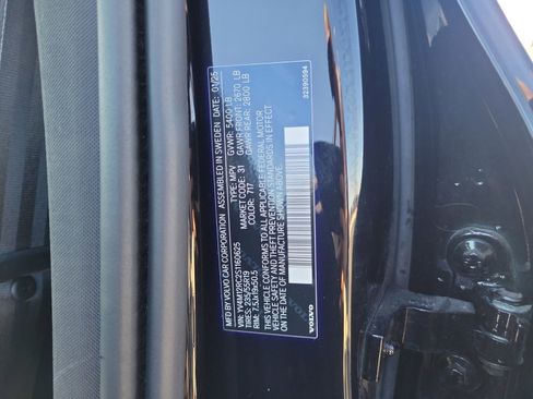 Used 2025 Volvo XC60 B5 Plus image 30