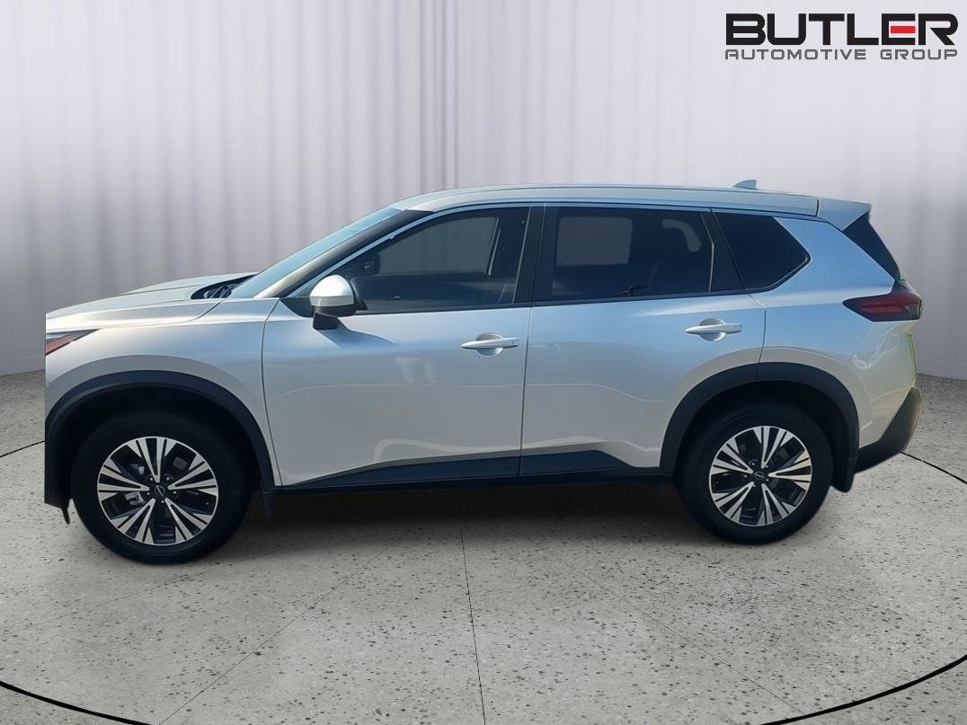 Used 2023 Nissan Rogue SV FWD image 2