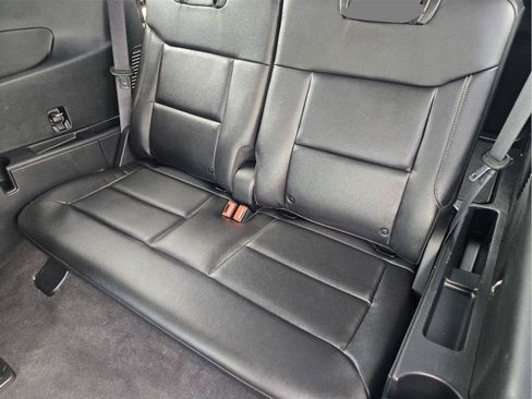 Used 2022 Ford Explorer Limited w/ Equipment Group 301A RWD image 30