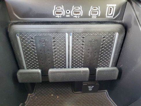 Used 2025 RAM 3500 Limited image 22