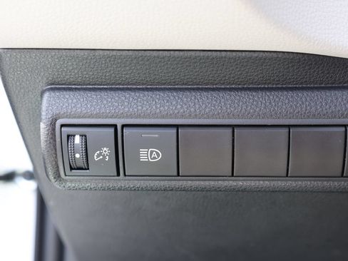 Used 2025 Toyota Corolla LE FWD image 27