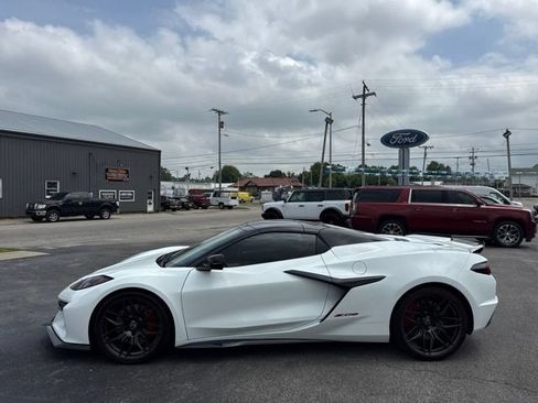 Used 2025 Chevrolet Corvette Z06 RWD image 10
