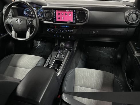 Used 2021 Toyota Tacoma TRD Off-Road image 12