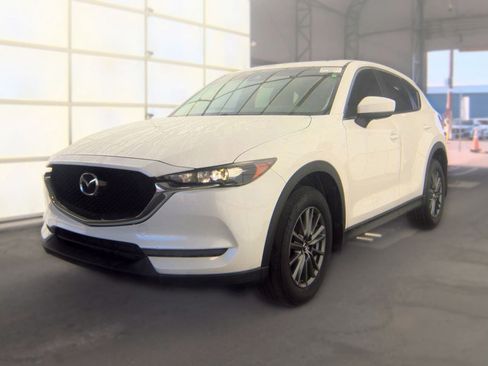 Used 2017 MAZDA CX-5 Touring w/ Preferred Equipment Package FWD image 3