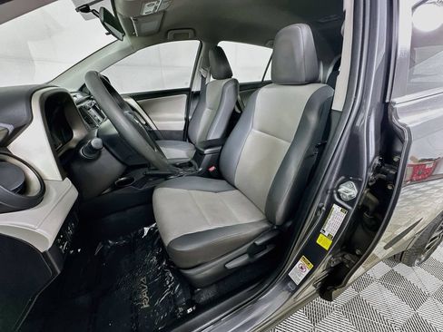 Used 2015 Toyota RAV4 LE FWD image 23