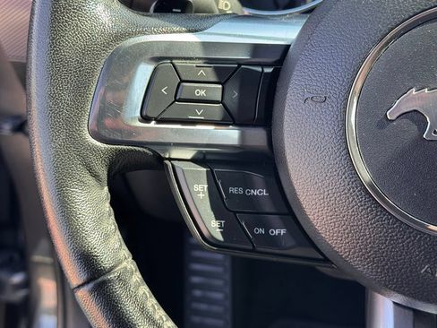 Used 2017 Ford Mustang Coupe RWD image 16
