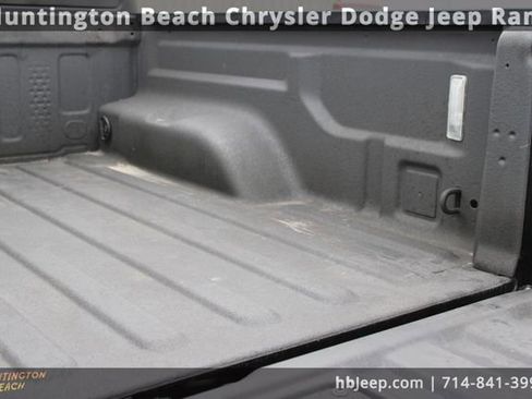 Used 2022 Jeep Gladiator Willys image 11