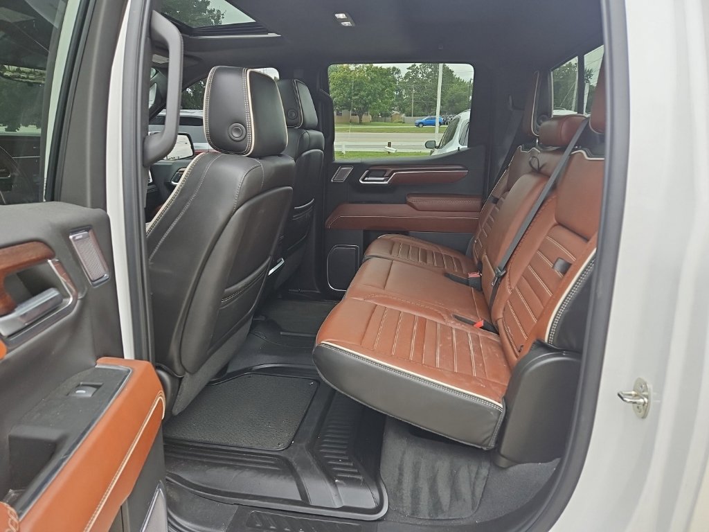 Used 2023 GMC Sierra 1500 Denali Ultimate AWD/4WD image 9