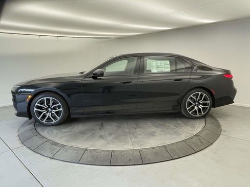 New 2026 BMW i7 xDrive60 AWD/4WD image 2