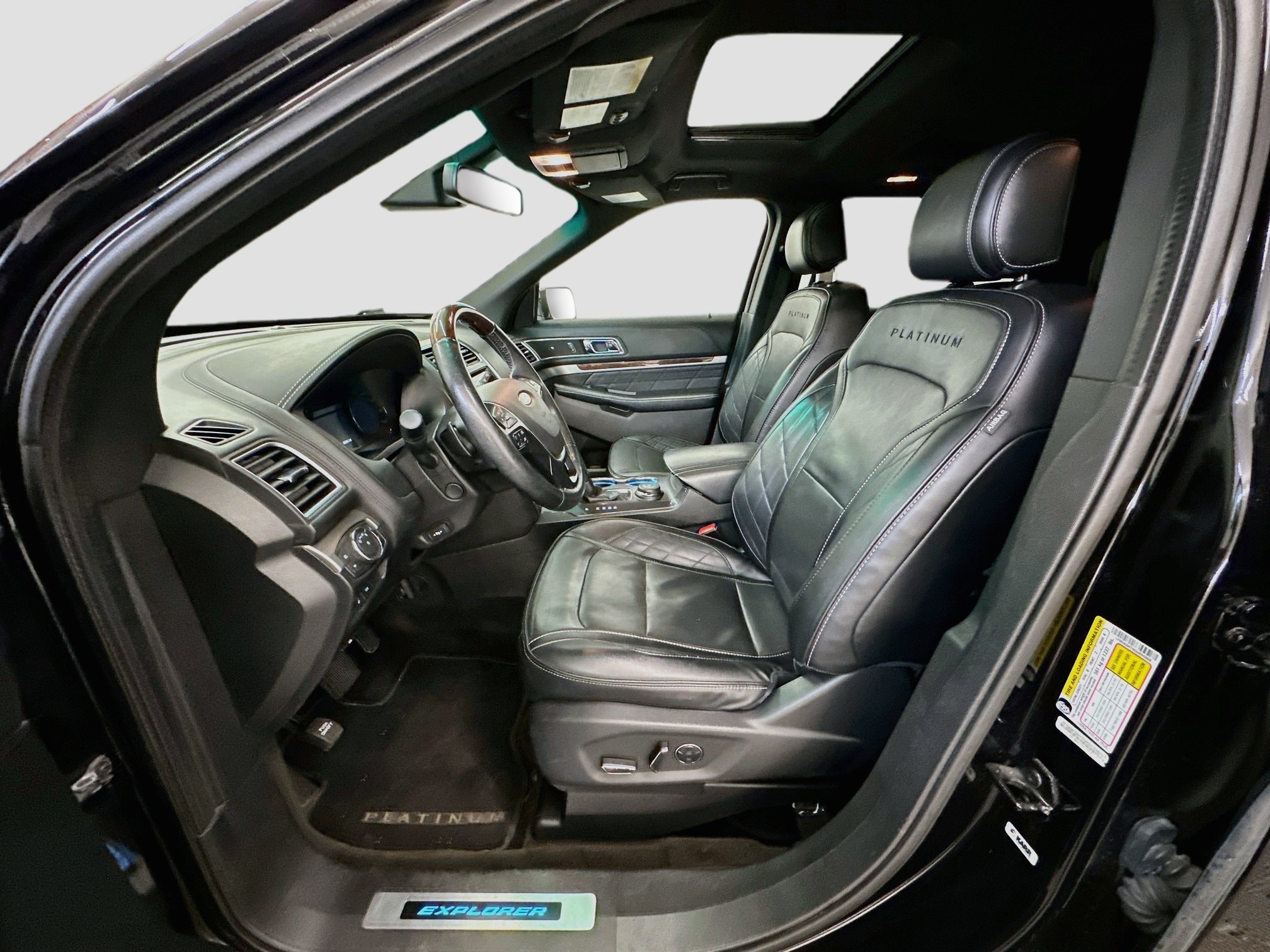 Used 2016 Ford Explorer Platinum AWD/4WD image 13