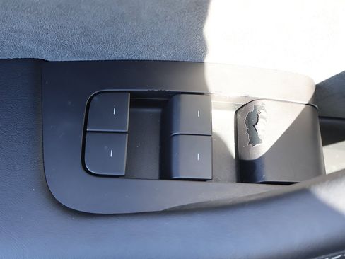 Used 2023 Tesla Model 3 Standard Range image 38