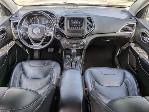 Used 2020 Jeep Cherokee Latitude Lux w/ Comfort/Convenience Group AWD/4WD image 16