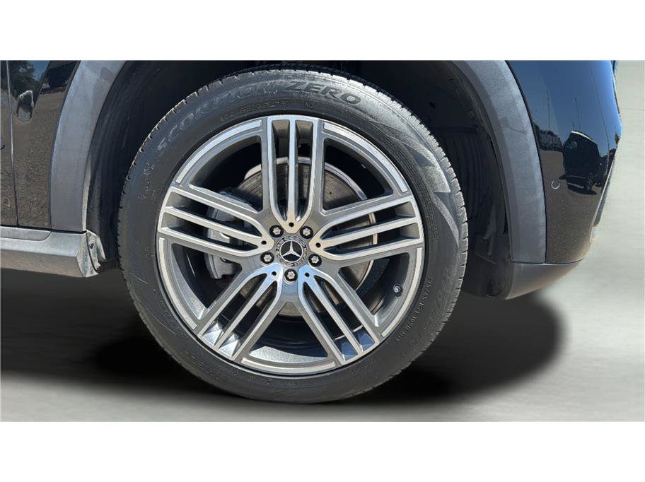 Used 2024 Mercedes-Benz GLS 450 4MATIC image 41