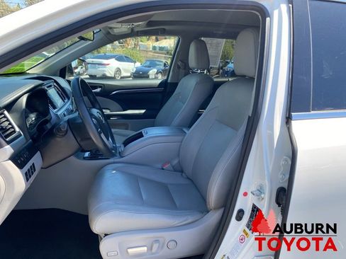 Used 2016 Toyota Highlander Limited Platinum AWD/4WD image 37