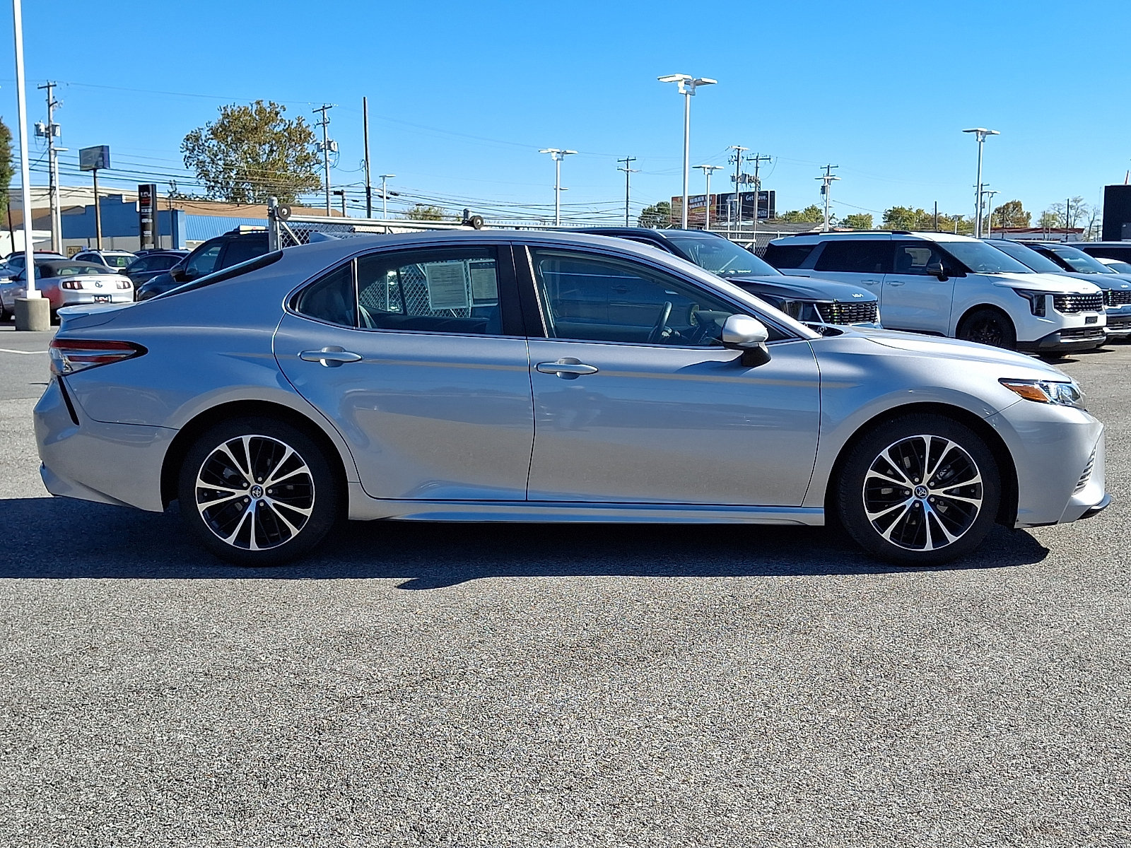 Used 2019 Toyota Camry SE w/ Protection Package (Q2) FWD image 4