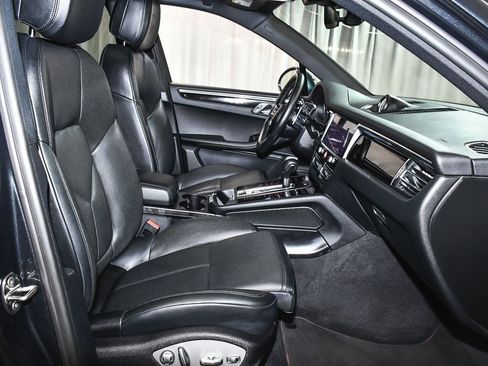 Used 2024 Porsche Macan image 56