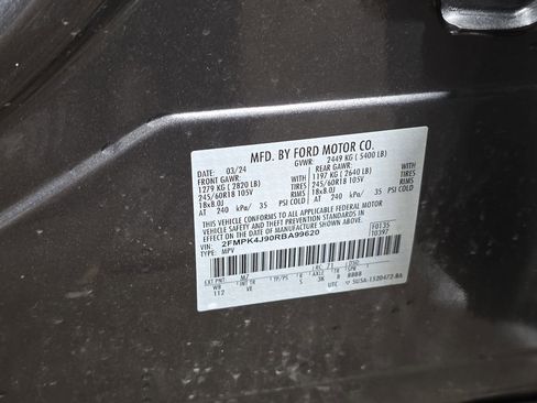 Used 2024 Ford Edge SEL image 33