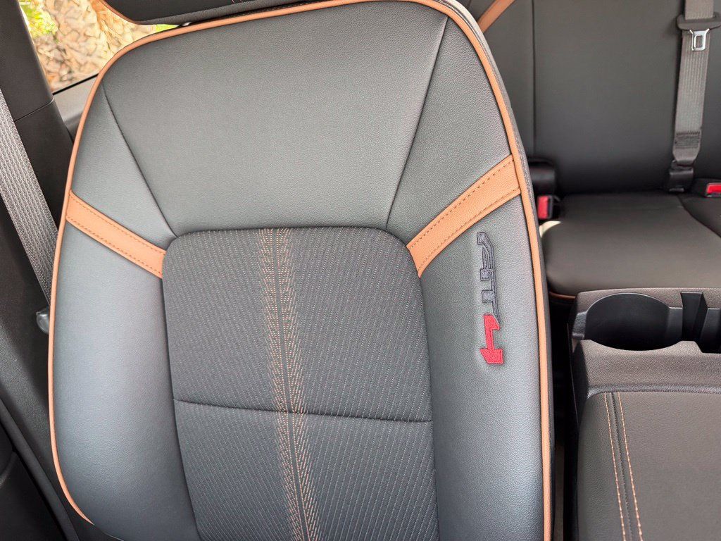 Used 2025 GMC Canyon AT4 AWD/4WD image 23