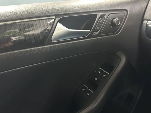 Used 2015 Volkswagen Jetta SEL FWD image 16
