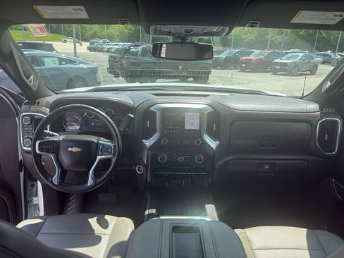Used 2022 Chevrolet Silverado 1500 LTZ AWD/4WD image 28